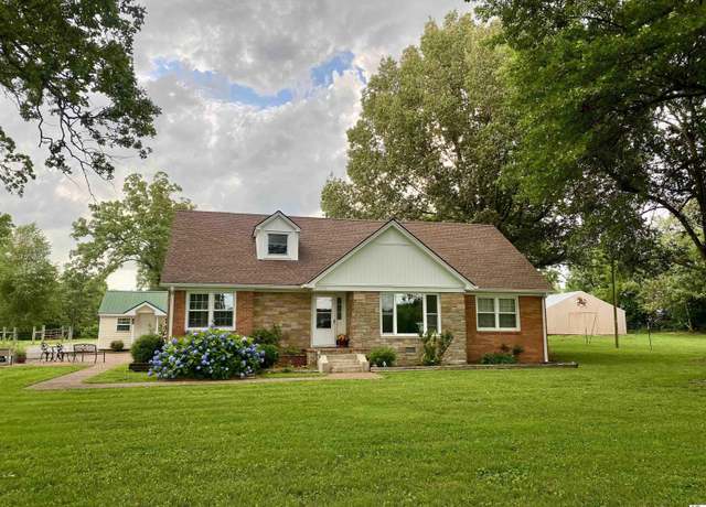 Property at 332 Jones Sparkman Rd, Murray, KY 42071, 4 beds, 2 baths
