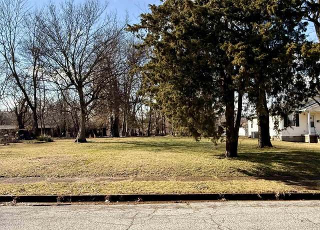 Property at 1307 S 8th St, Paducah, KY 42003