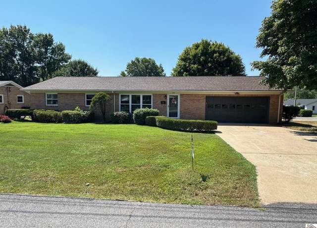 Property at 600 Hillcrest Dr, Mayfield, KY 42066, 3 beds, 2 baths
