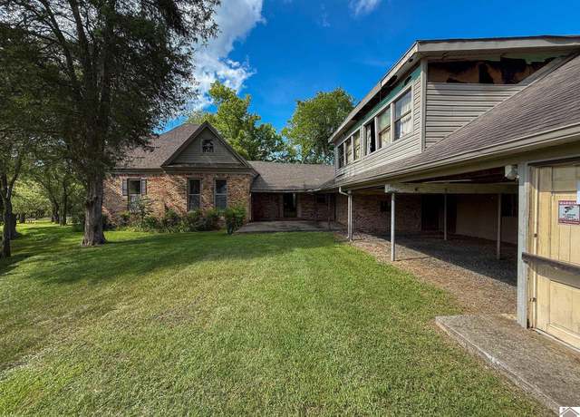 Property at 4734 Hendron Rd, Paducah, KY 42003, 4 beds, 3 baths