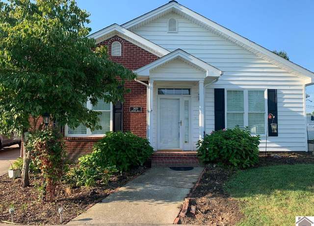 Property at 2420 Lakewood Dr, Paducah, KY 42001, 3 beds, 2 baths
