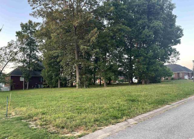 Property at 154 Chad Wayne Dr, Murray, KY 42071