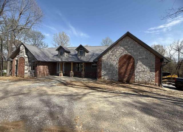 Property at 2255 Lovelaceville Florence Sta Rd W, Paducah, KY 42001, 4 beds, 3.5 baths