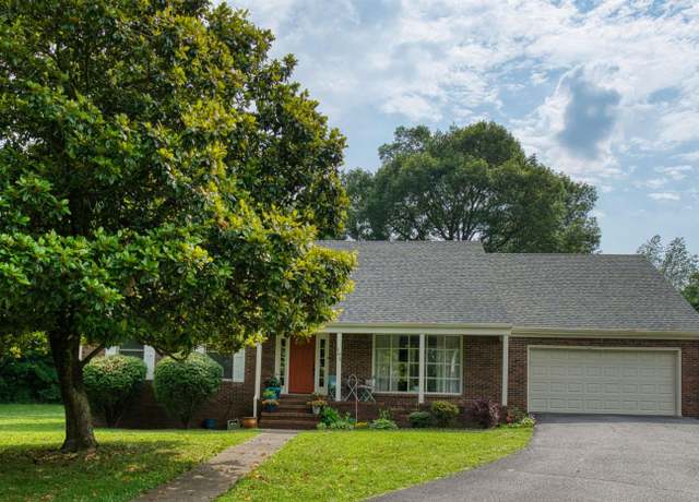 Property at 102 Harper Dr, Benton, KY 42025, 4 beds, 3 baths