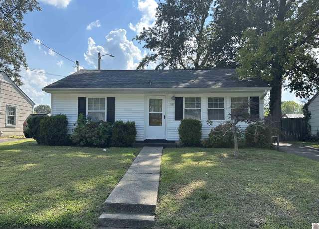 Property at 933 River Oaks Blvd, Paducah, KY 42001, 3 beds, 2 baths