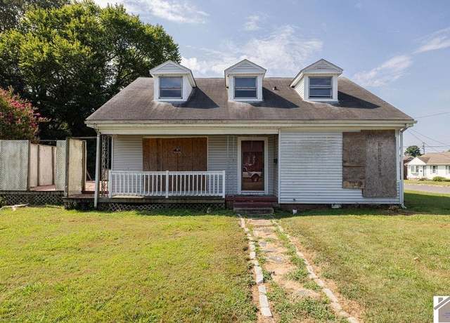 Property at 611 Green St, Fulton, KY 42041, 4 beds, 2 baths