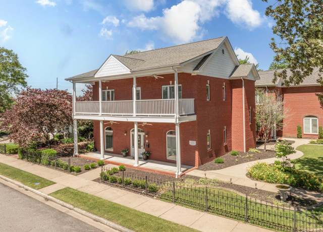 Property at 502 N 5th St, Paducah, KY 42001, 6 beds, 7.5 baths