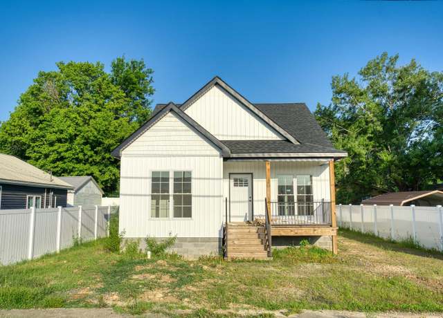 Property at 606 Olive St, Benton, KY 42025, 3 beds, 2 baths