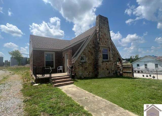 Property at 307 N 8th St, Mayfield, KY 42066, 2 beds, 1 bath