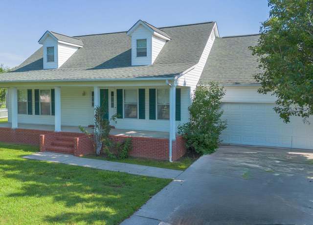 Property at 170 Heather Ln, Benton, KY 42025, 3 beds, 2 baths