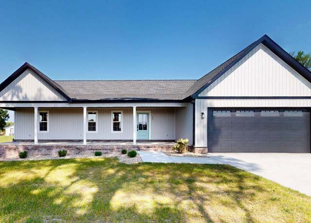 Property at 95 Applewood Rd, Murray, KY 42071, 3 beds, 2 baths