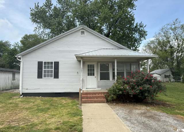 Property at 357 Chestnut St, Lacenter, KY 42056, 3 beds, 1 bath