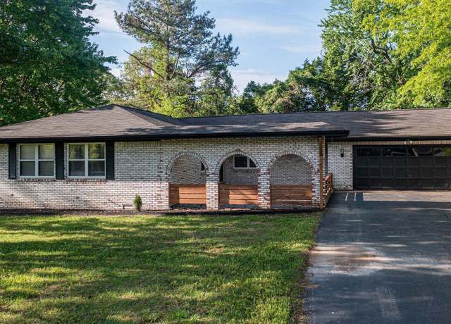 Property at 145 Duncan Dr, Paducah, KY 42003, 3 beds, 2 baths