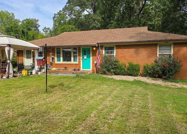 Property at 104 N 17th St, Murray, KY 42071, 3 beds, 1.5 baths