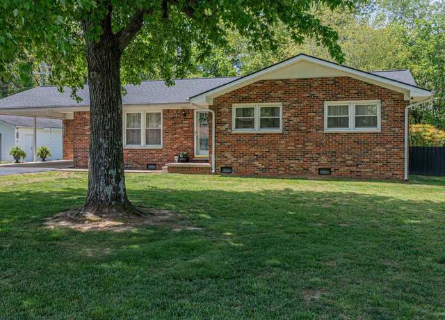 Property at 899 Fairview St, Benton, KY 42025, 3 beds, 2 baths