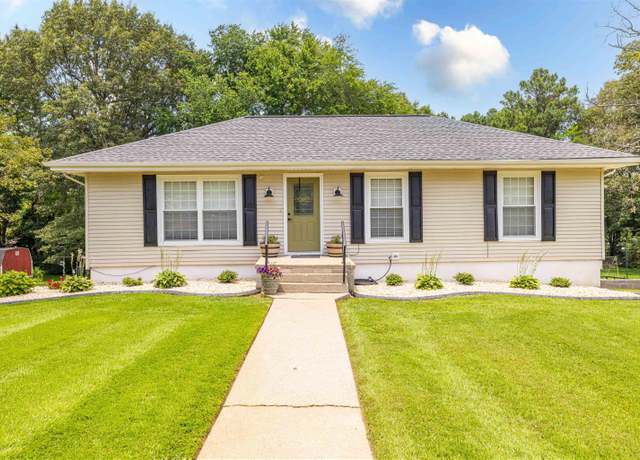 Property at 1333 Fairway Cir, Mayfield, KY 42066, 3 beds, 2.5 baths