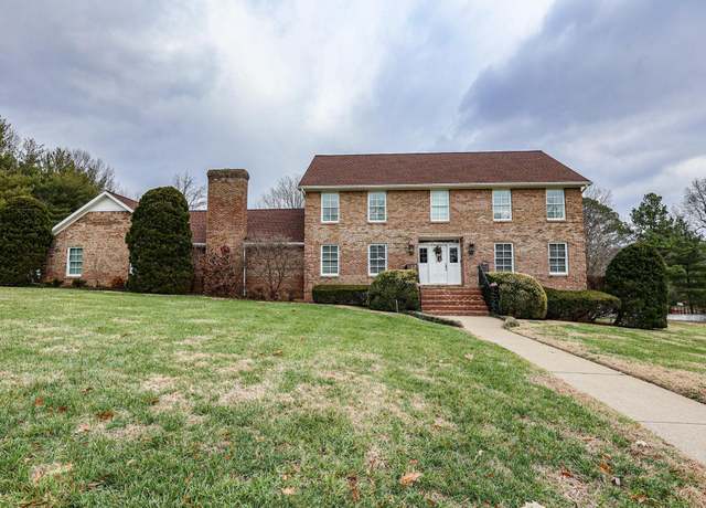 Property at 1228 High St, Paducah, KY 42001, 4 beds, 3.5 baths