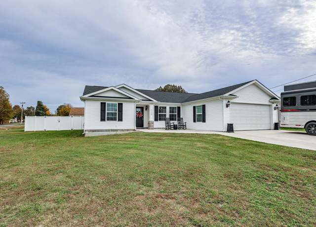 Property at 110 Parkway Dr, Mayfield, KY 42066, 3 beds, 2 baths