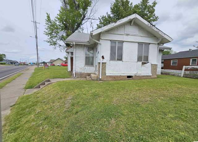 Property at 854 Paris Rd, Mayfield, KY 42066, 2 beds, 1 bath