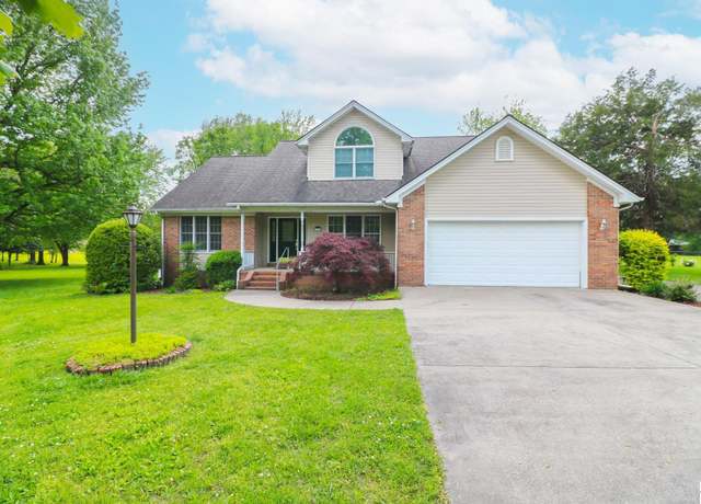 Property at 800 Christa Dr, Paducah, KY 42003, 3 beds, 2.5 baths