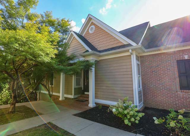 Property at 1067 Lakeview Dr, Paducah, KY 42003, 4 beds, 3 baths