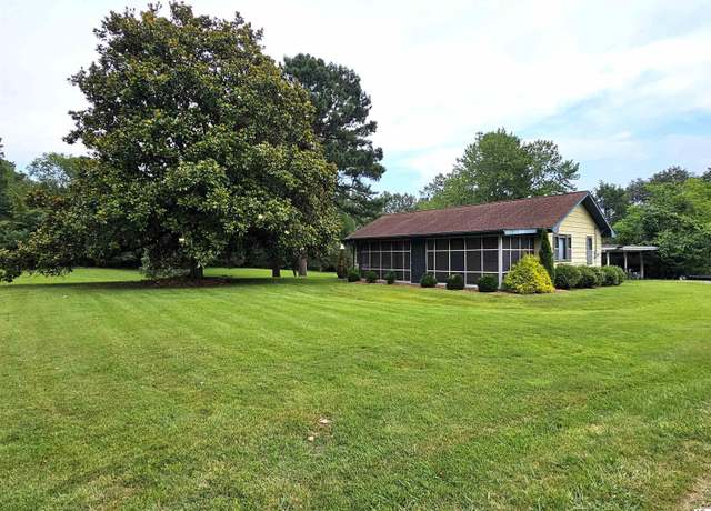 Property at 3426 Big Bear Hwy, Benton, KY 42025, 3 beds, 1 bath