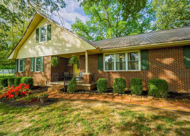 Property at 3409 Benton Rd, Paducah, KY 42003, 4 beds, 2 baths