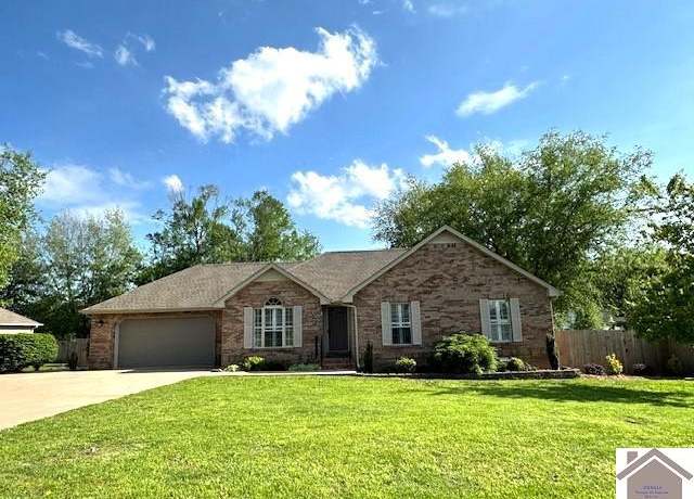 Property at 2209 Carol Dr, Murray, KY 42071, 3 beds, 3 baths