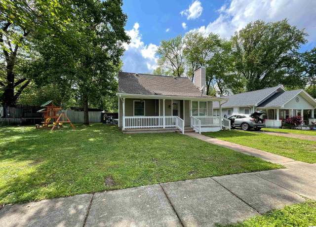 Property at 429 S 2nd St, Mayfield, KY 42066, 4 beds, 2 baths
