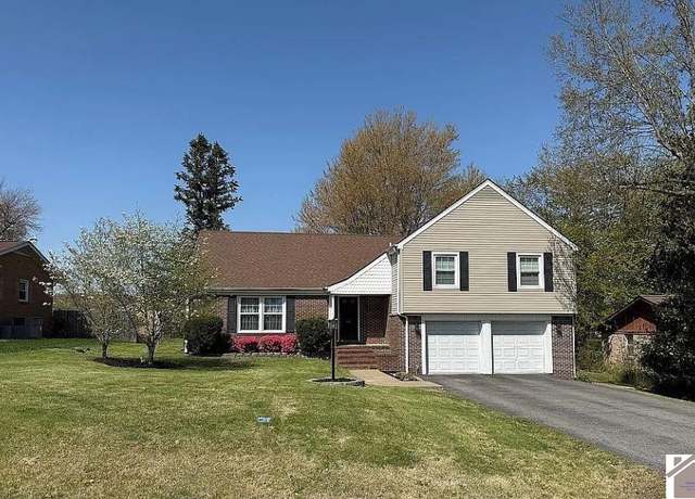 Property at 401 Brookhill Ln, Paducah, KY 42001, 4 beds, 2.5 baths
