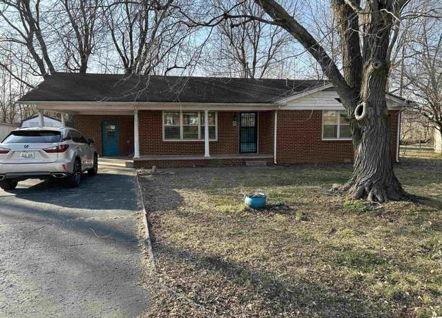 Property at 1326 Valley Rd, Benton, KY 42025, 3 beds, 1.5 baths