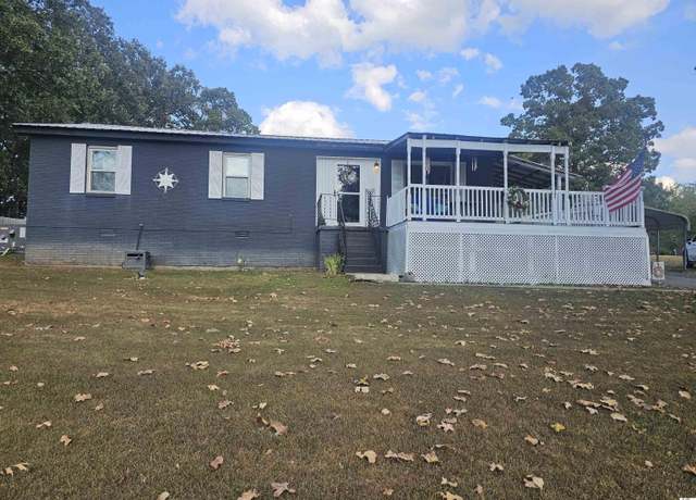 Property at 1179 Dogtown Rd, Benton, KY 42025, 3 beds, 1.5 baths