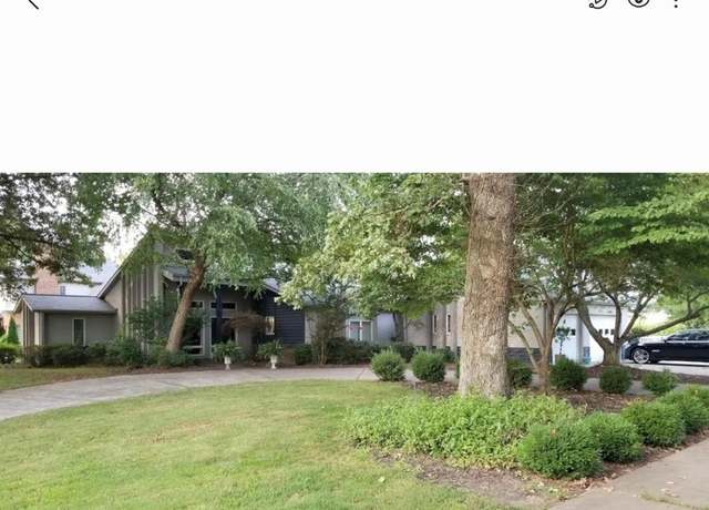 Property at 636 Oaks Country Clb, Murray, KY 42071, 3 beds, 2.5 baths
