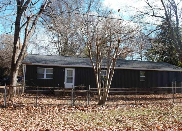 Property at 2600 Mississippi St, Paducah, KY 42003, 3 beds, 2 baths