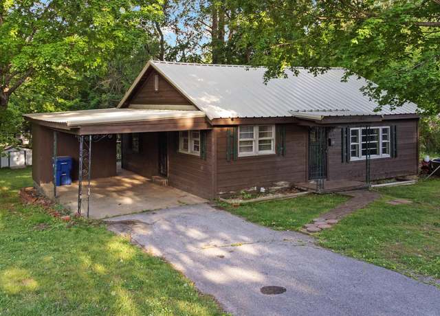 Property at 1411 Walnut St, Benton, KY 42025, 2 beds, 1 bath