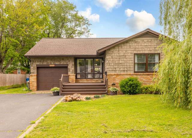 Property at 521 Whitnell Ave, Murray, KY 42071, 2 beds, 2 baths