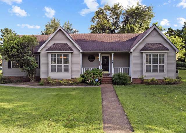 Property at 2201 Creekwood Dr, Murray, KY 42071, 3 beds, 2 baths