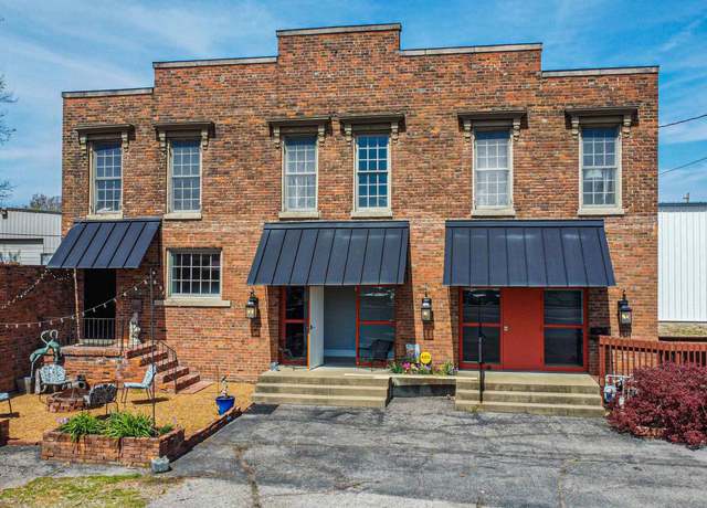 Property at 1025 Jefferson, Paducah, KY 42001, 3 beds, 2.5 baths