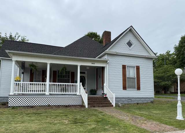 Property at 203 W 13th St, Benton, KY 42025, 3 beds, 2 baths