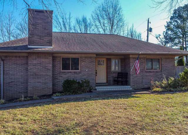 Property at 732 Hillgate Rd, Paducah, KY 42001, 5 beds, 3 baths