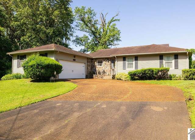 Property at 101 Golf Cart Dr, Mayfield, KY 42066, 3 beds, 2 baths
