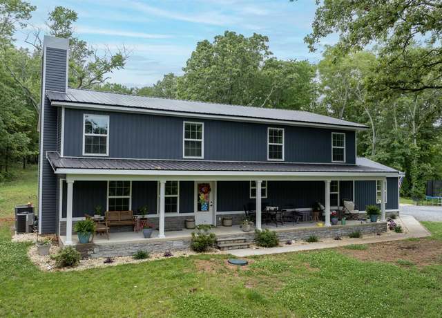 Property at 856 Yarborough Dr, Murray, KY 42071, 5 beds, 3 baths