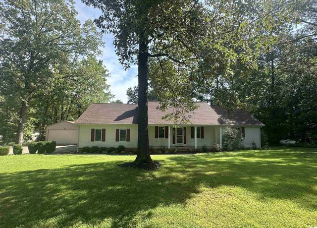Property at 204 Edgewood, Murray, KY 42071, 3 beds, 2 baths