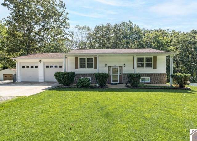 Property at 1130 Wright Rd, Murray, KY 42071, 3 beds, 2 baths