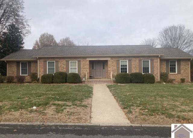 Property at 1303 Fairway Cir, Mayfield, KY 42066, 3 beds, 2.5 baths