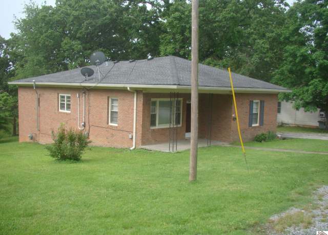 Property at 220 West Ave, Cadiz, KY 42211, 3 beds, 1.5 baths