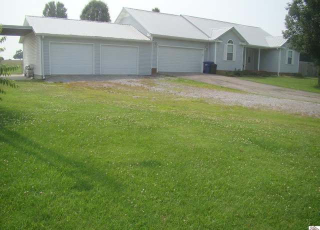 Property at 115 Meadowbrook Dr, Cadiz, KY 42211, 3 beds, 2 baths