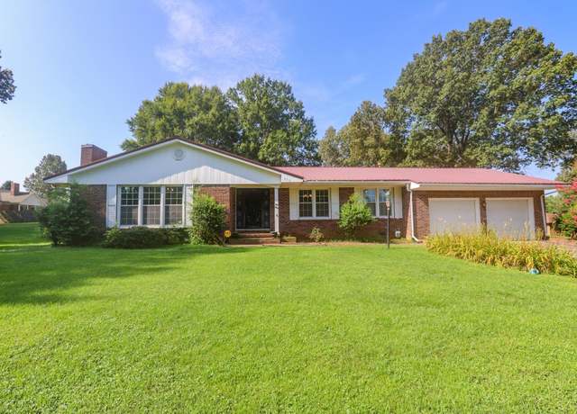 Property at 530 Canary Rd, Paducah, KY 42001, 3 beds, 3 baths