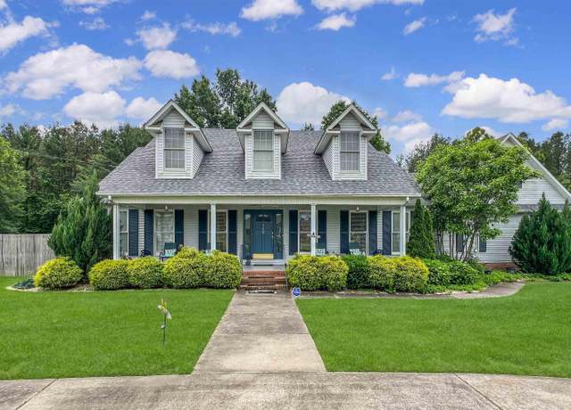Property at 189 Edinborough West Dr, Murray, KY 42071, 4 beds, 2.5 baths