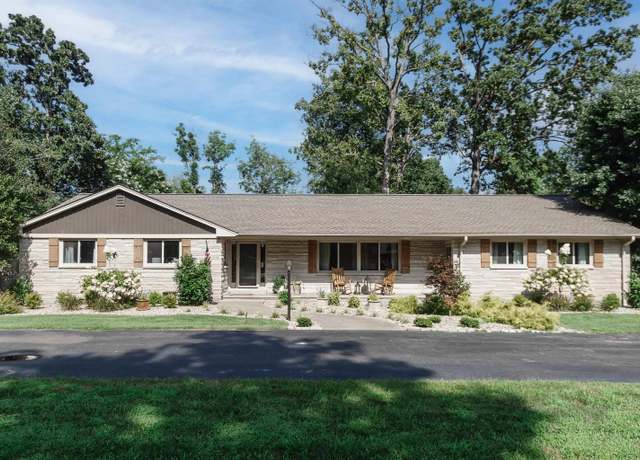 Property at 105 Hickory Dr, Murray, KY 42071, 4 beds, 2.5 baths